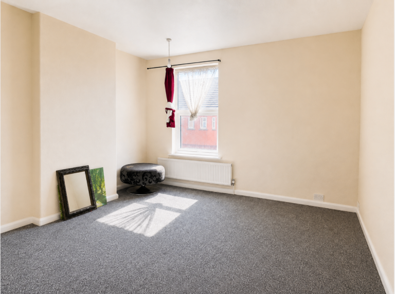 Flat Chadwick Road in Nottingham