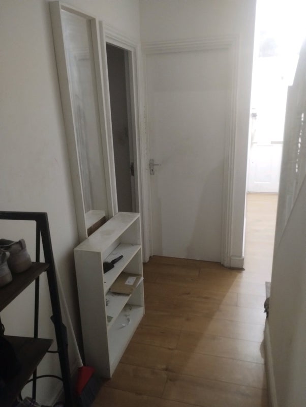 Room Russell Road in Greater London