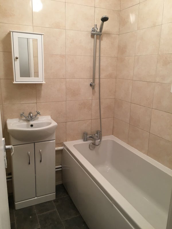 Room Bramblebury Road in Greater London