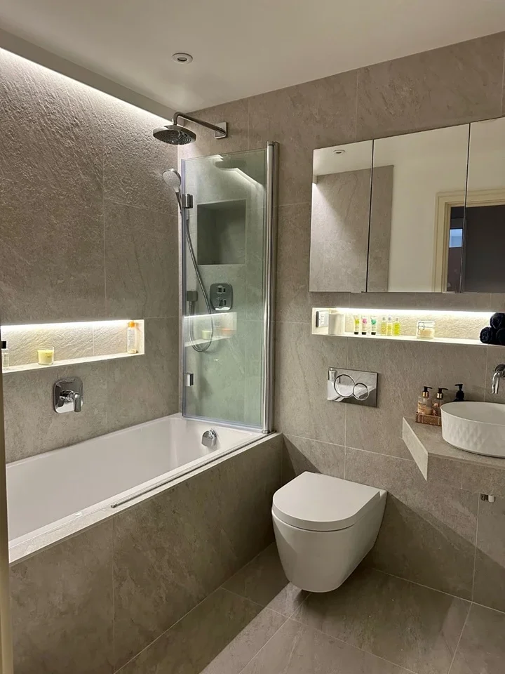 Flat Drayton Park in Greater London