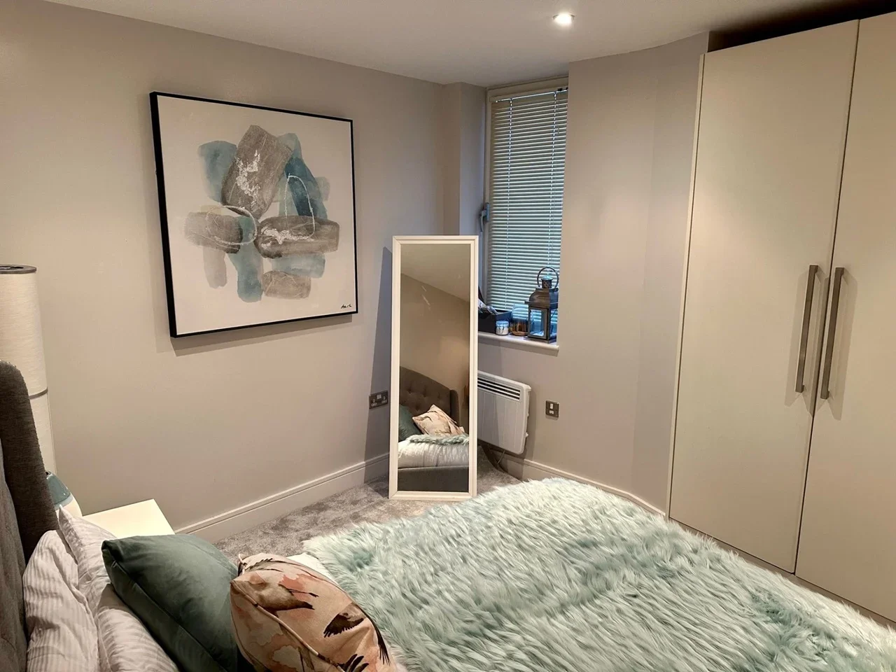 Flat Drayton Park in Greater London