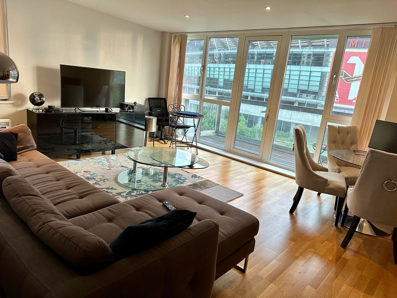 Flat Drayton Park in Greater London