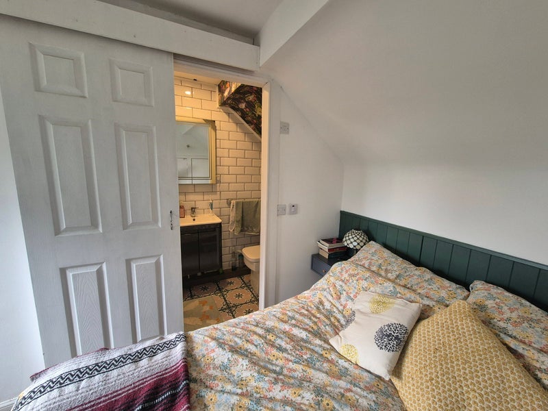 Room Main Street in East Calder