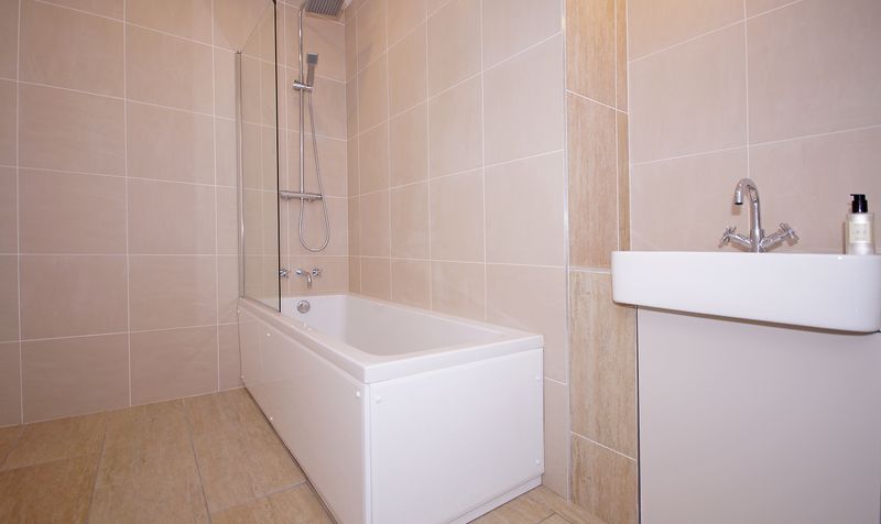 Flat Mayfield Grove in Harrogate