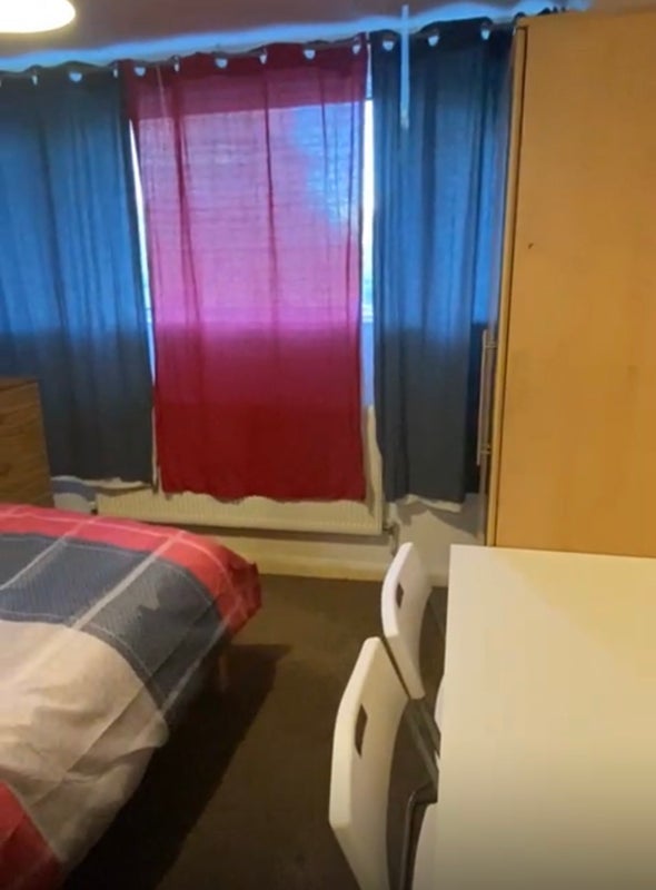 Room Bazely Street in Greater London