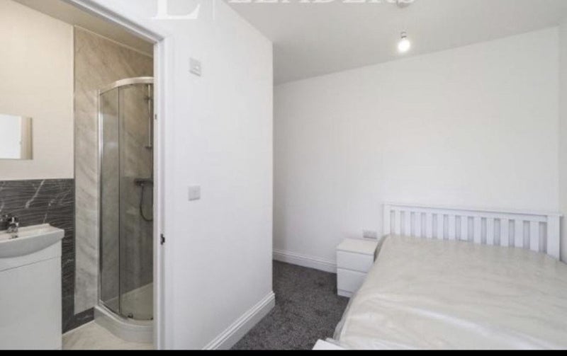 Room Muriel Road in Nottingham
