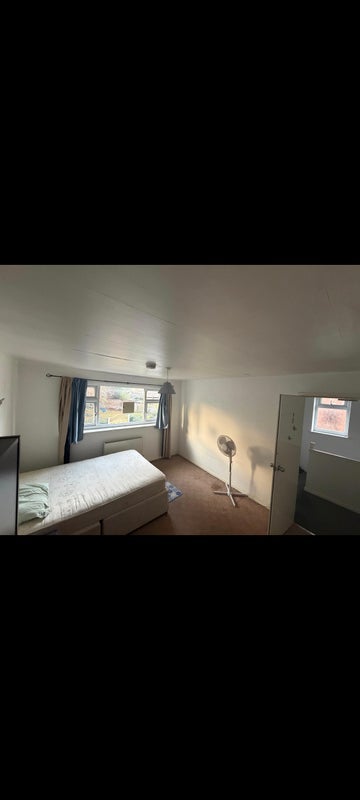 Room Wellington Road in Manchester