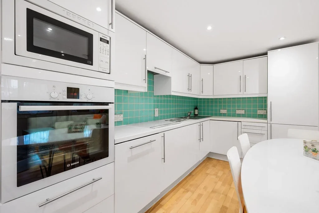 Flat Chevening Road in Greater London