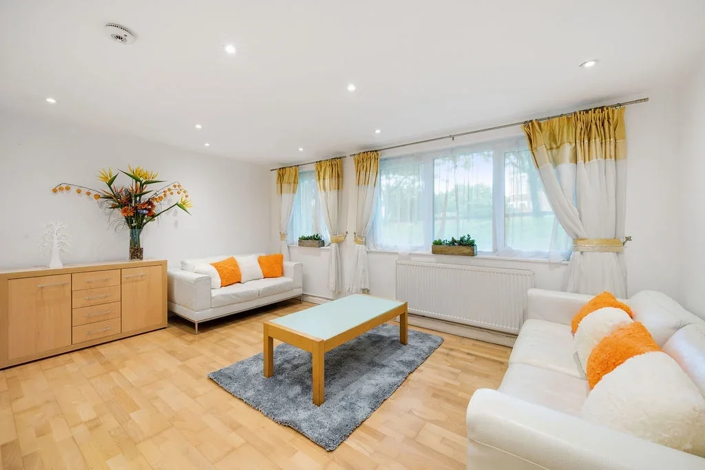 Flat Chevening Road in Greater London
