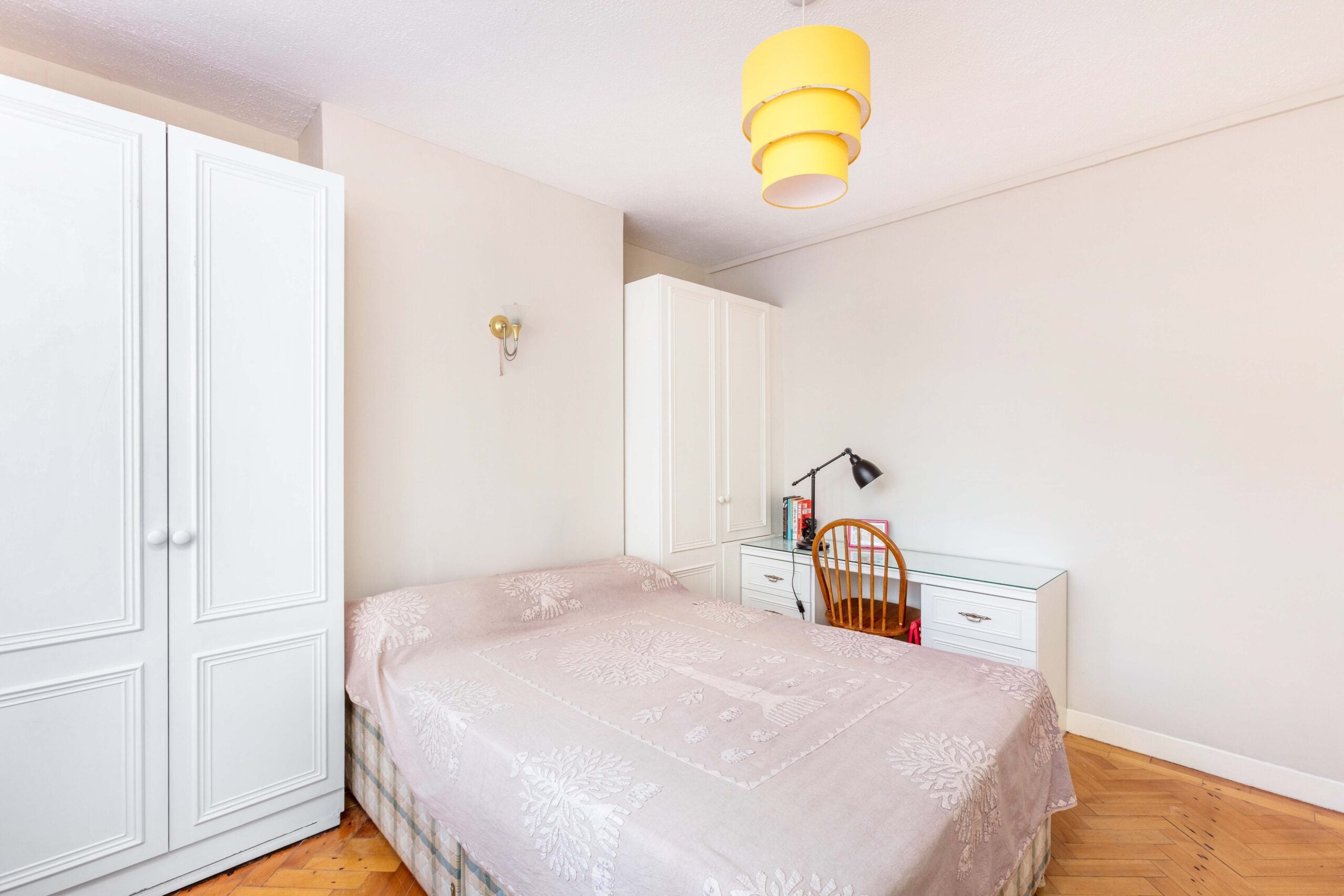 Flat Vestry Road in Greater London