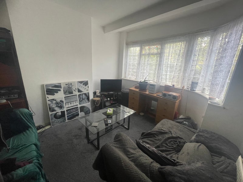 Room Devonshire Court in Greater London