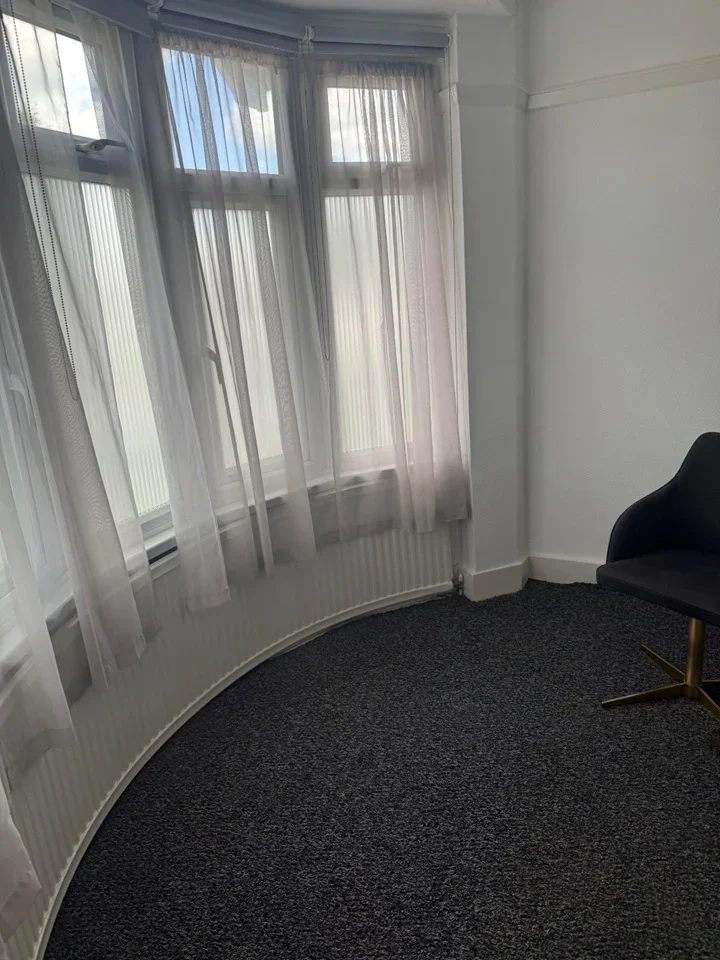 Room Sidcup Road in Greater London