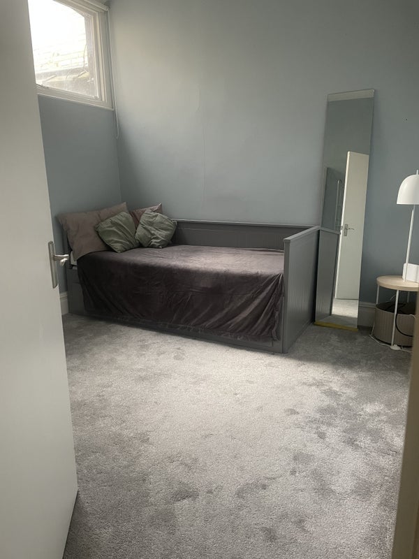 Room Gisburn Road in Greater London