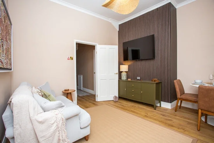 Flat Clifton Terrace in North Tyneside