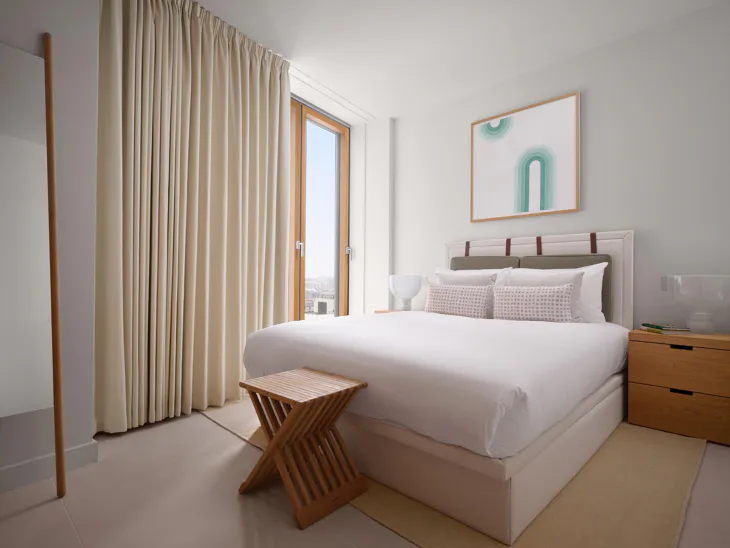 Flat Tooley Street in Greater London