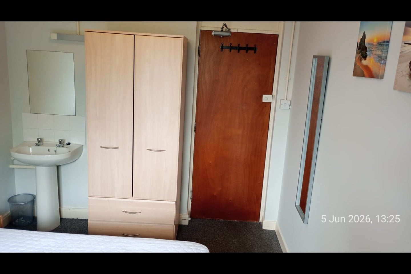 Room Demesne Road in Manchester