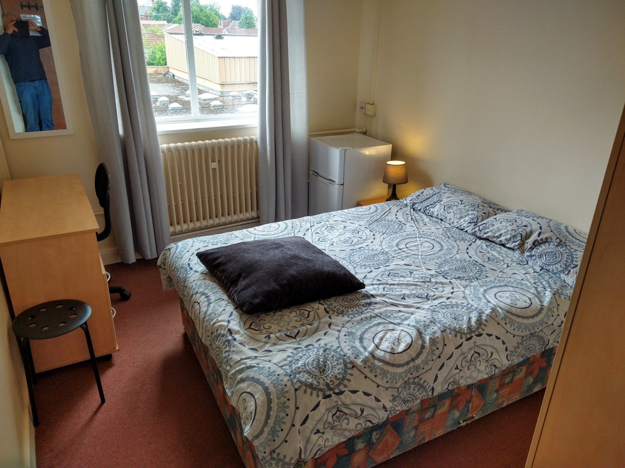 Room Demesne Road in Manchester
