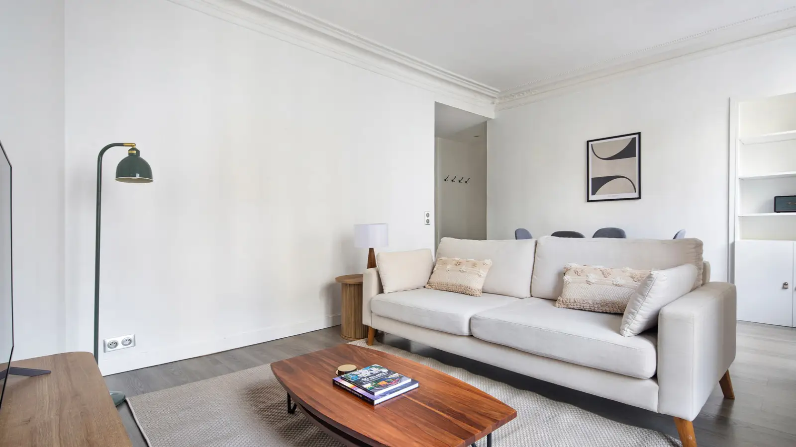 Flat Avenue Mac-Mahon in Paris