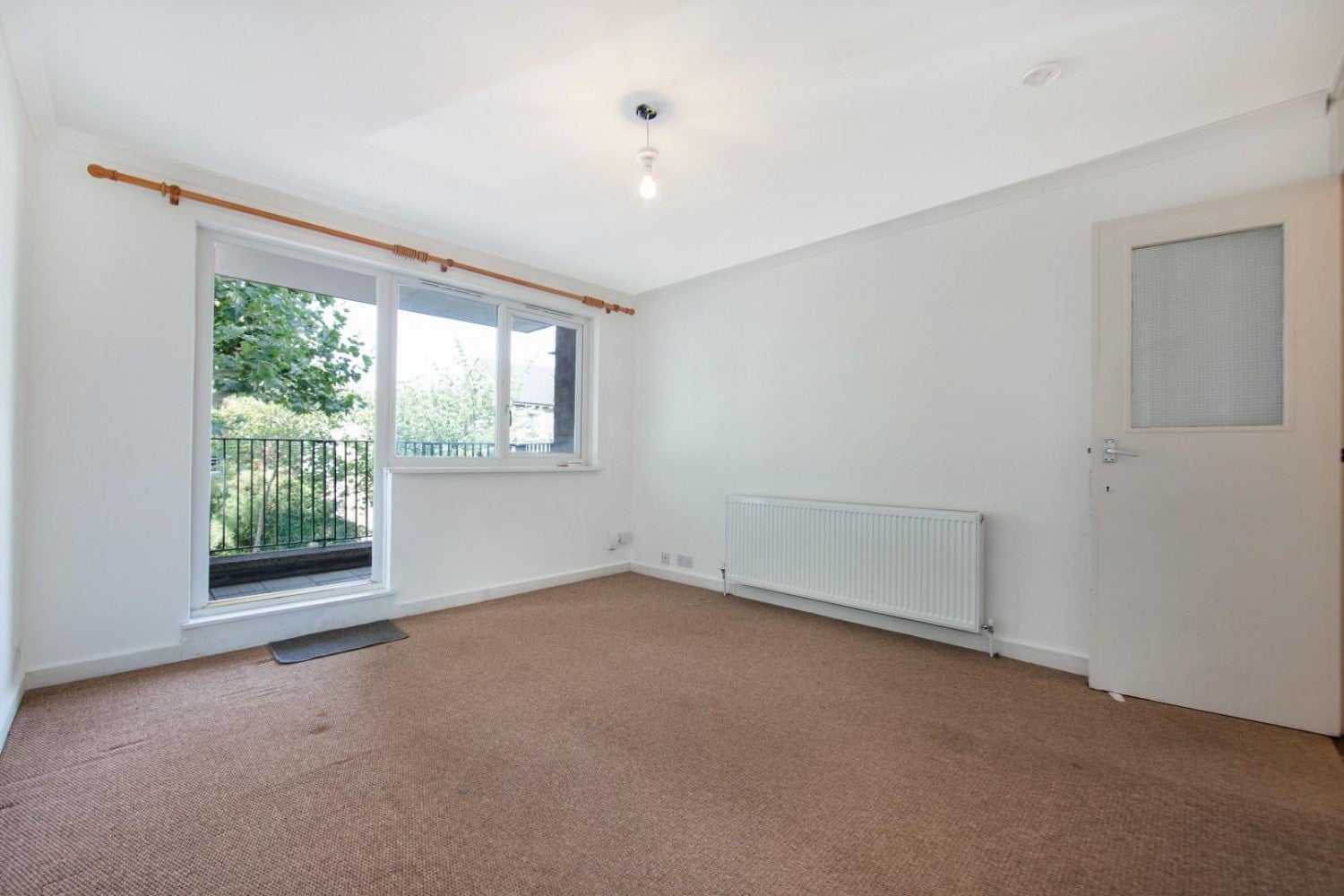 Flat Bath Close in Greater London