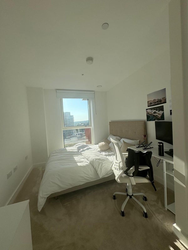 Room Griffin Manor Way in Greater London