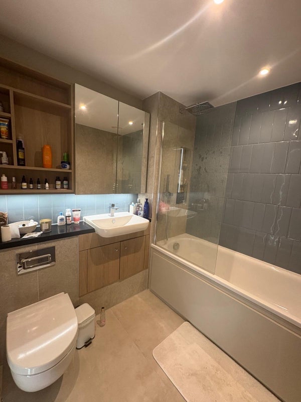 Room Griffin Manor Way in Greater London