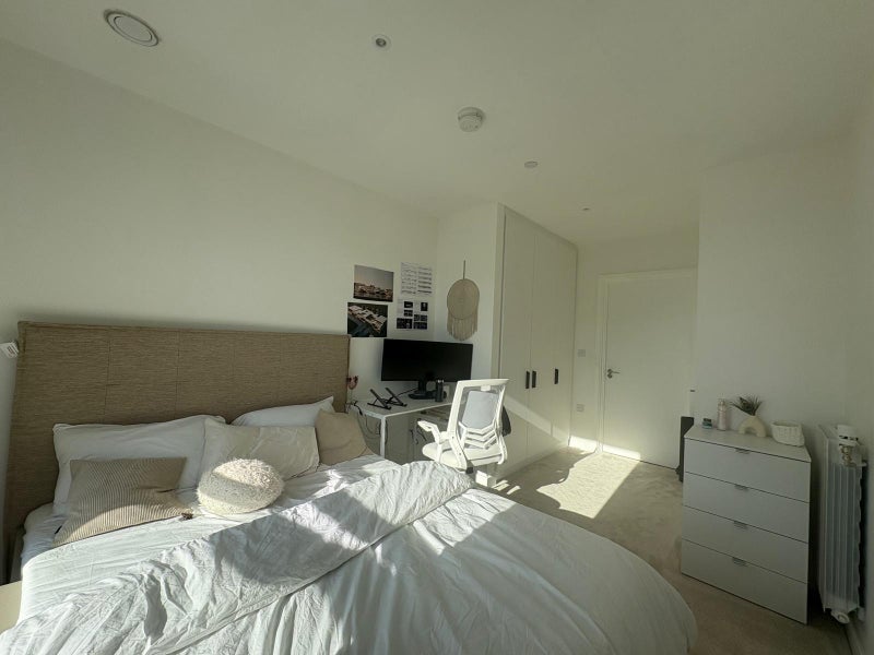 Room Griffin Manor Way in Greater London