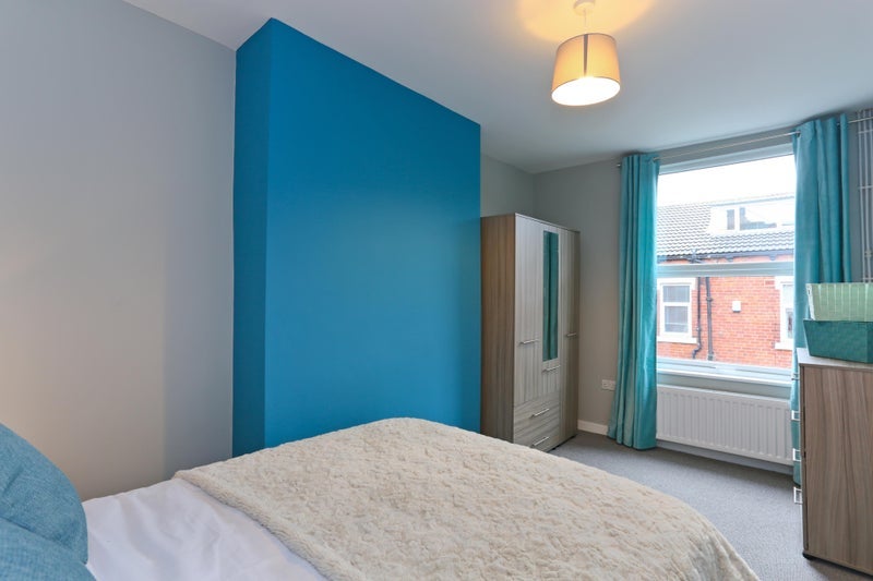 Room Elmfield Place in Leeds