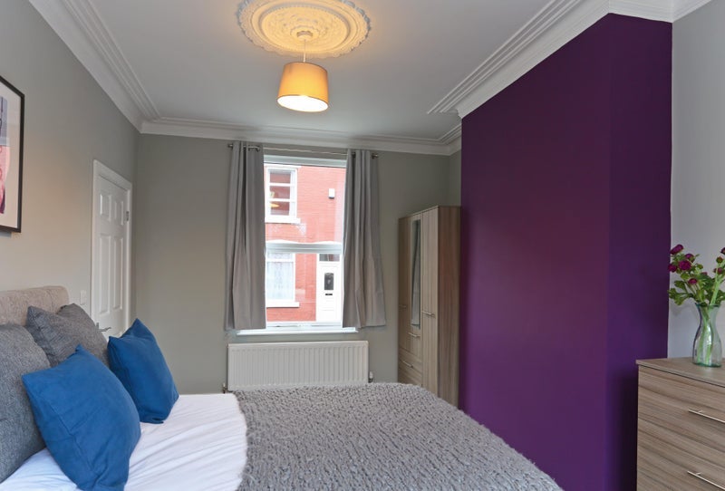 Room Elmfield Place in Leeds
