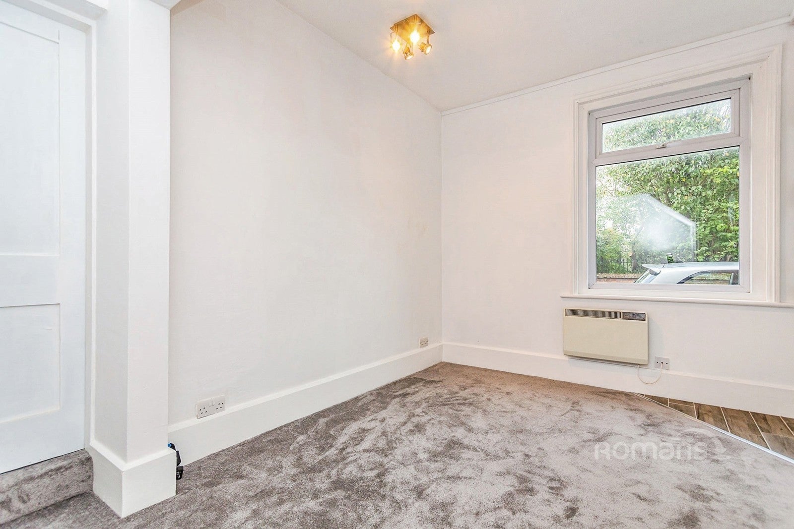 Flat Jubilee Road in Basingstoke and Deane