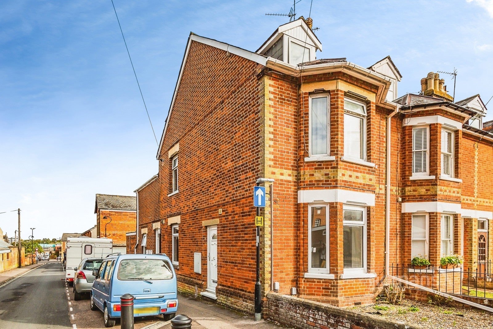 Flat Jubilee Road in Basingstoke and Deane