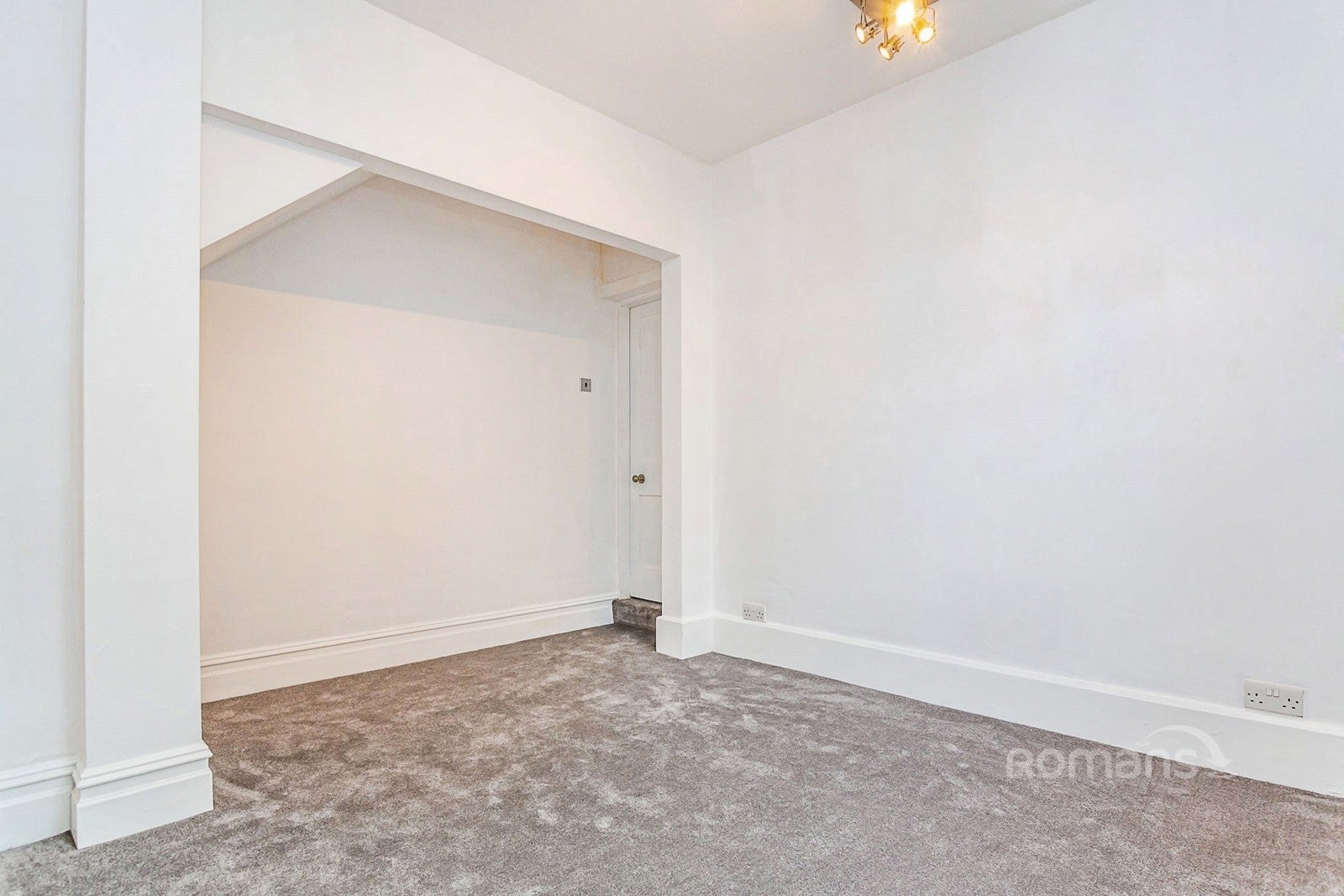 Flat Jubilee Road in Basingstoke and Deane