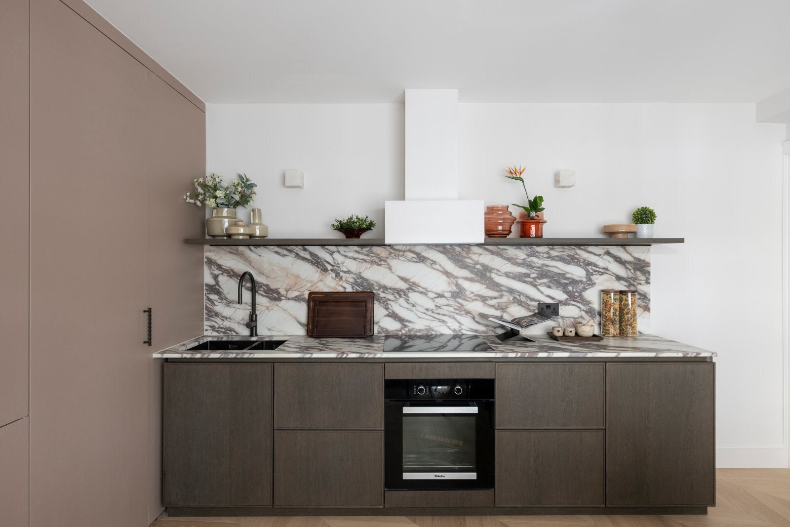 Flat Onslow Square in Greater London