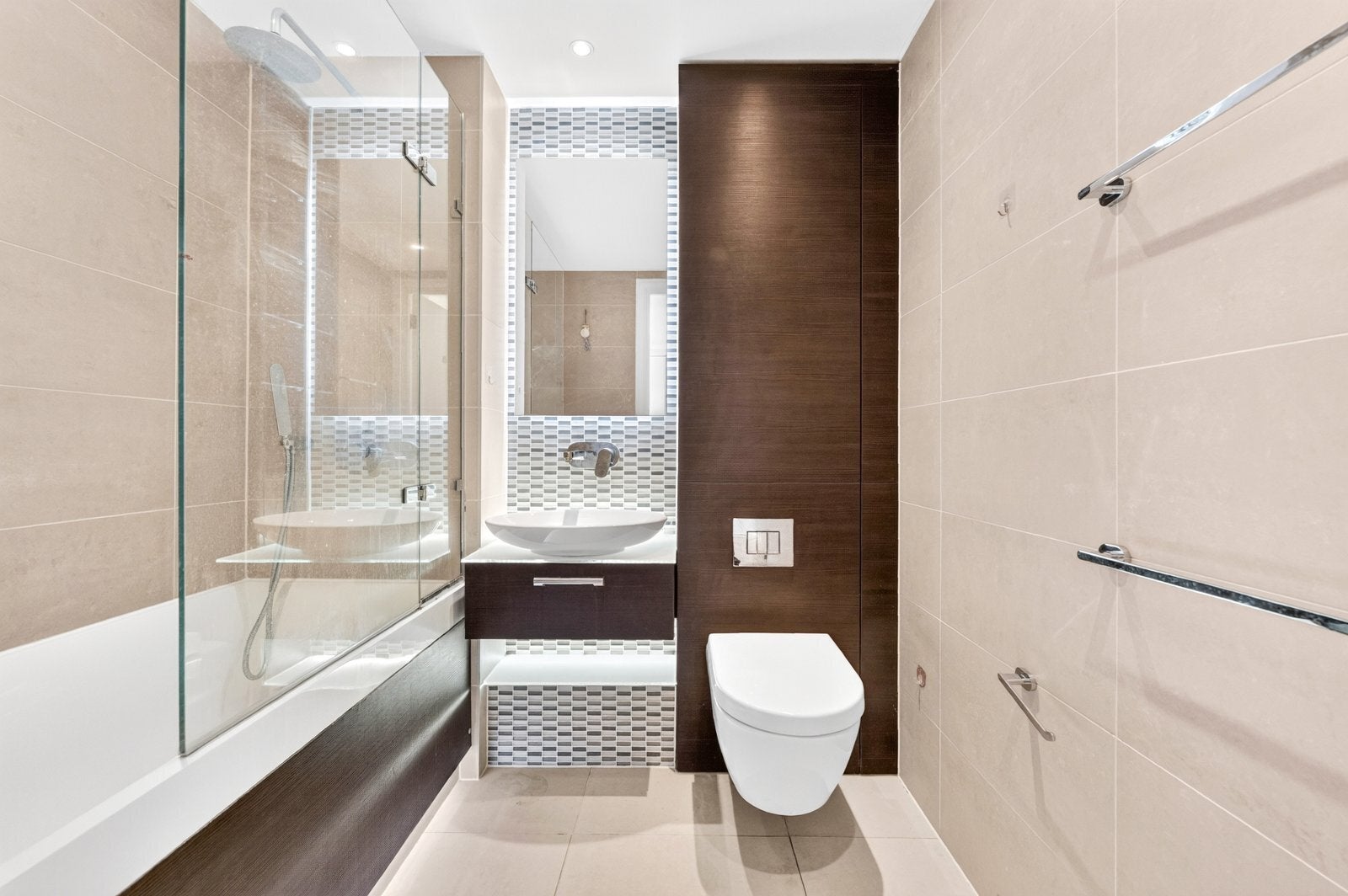 Flat Pomell Way in Greater London