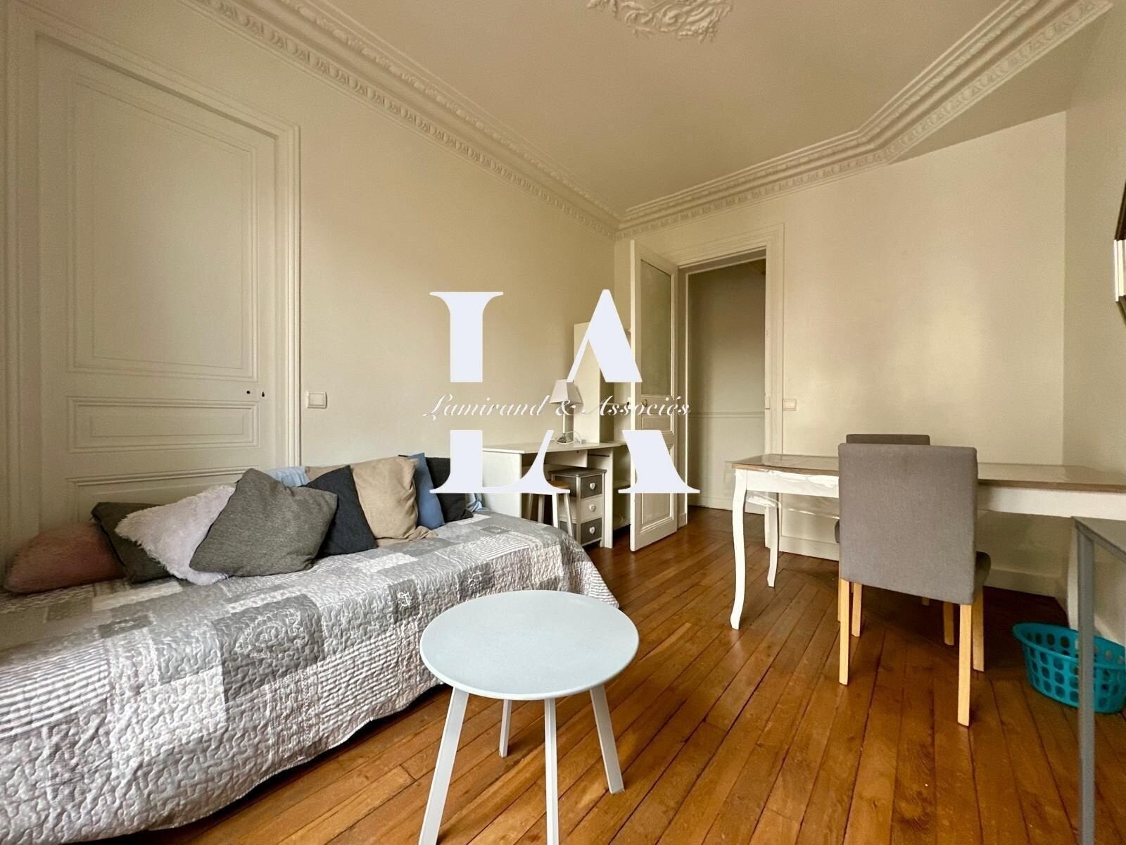 Appartement Rue Roberval à Paris