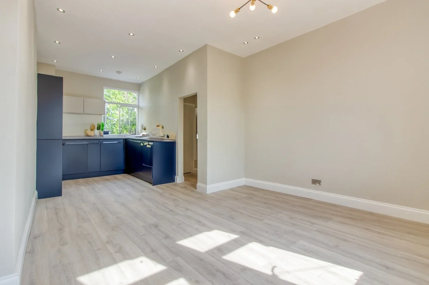 Flat Culverden Road in Greater London