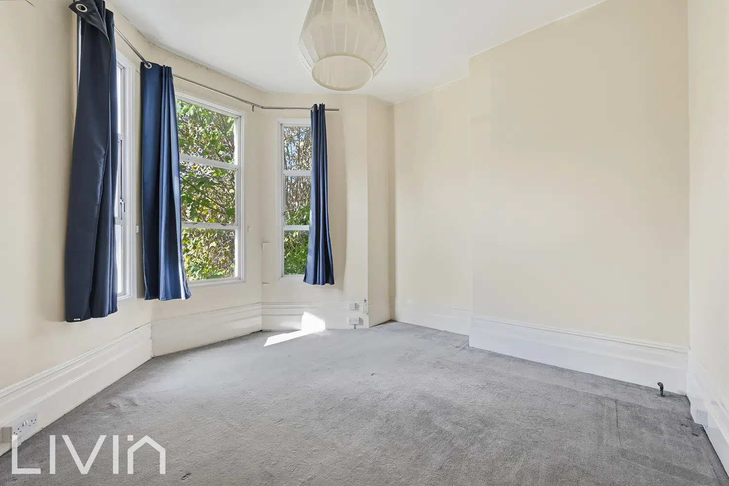 Flat Canning Road in Greater London