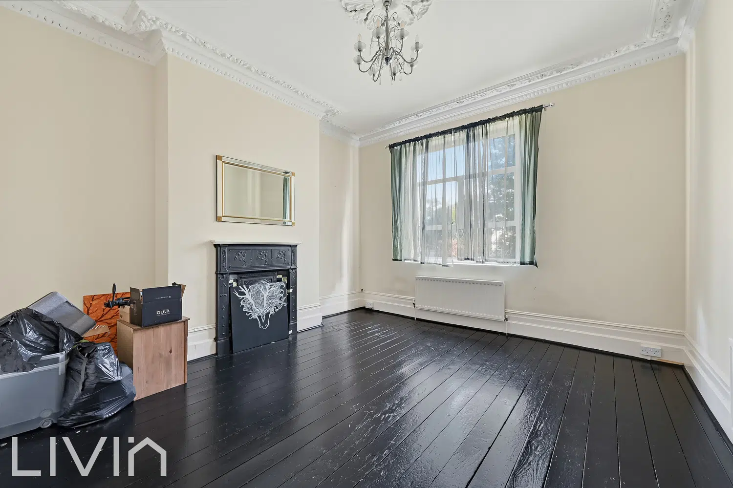 Flat Canning Road in Greater London