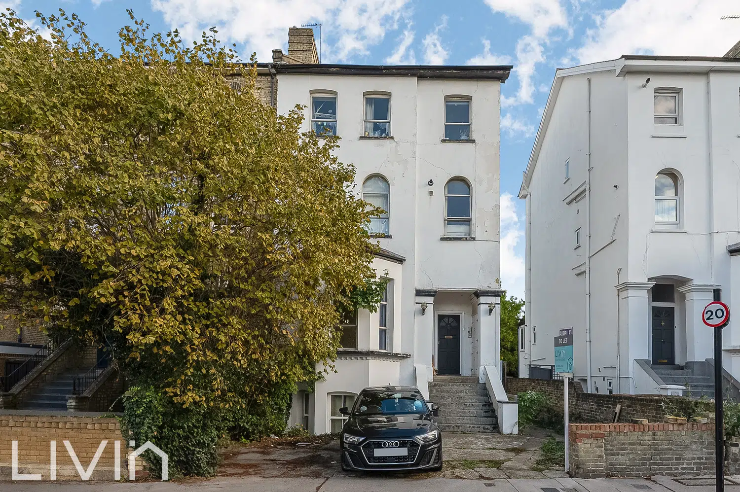 Flat Canning Road in Greater London