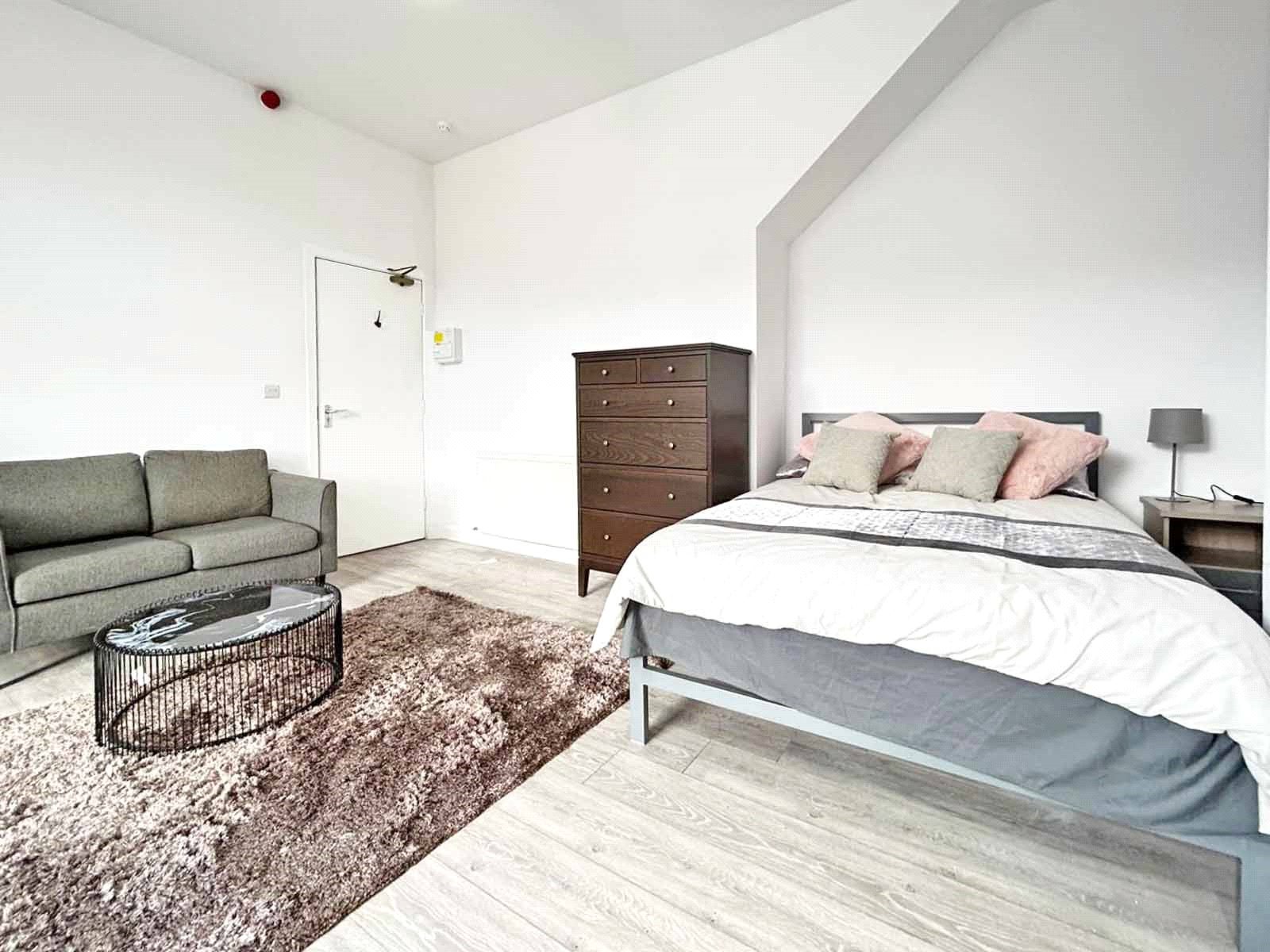Flat Kelso Road in Leeds