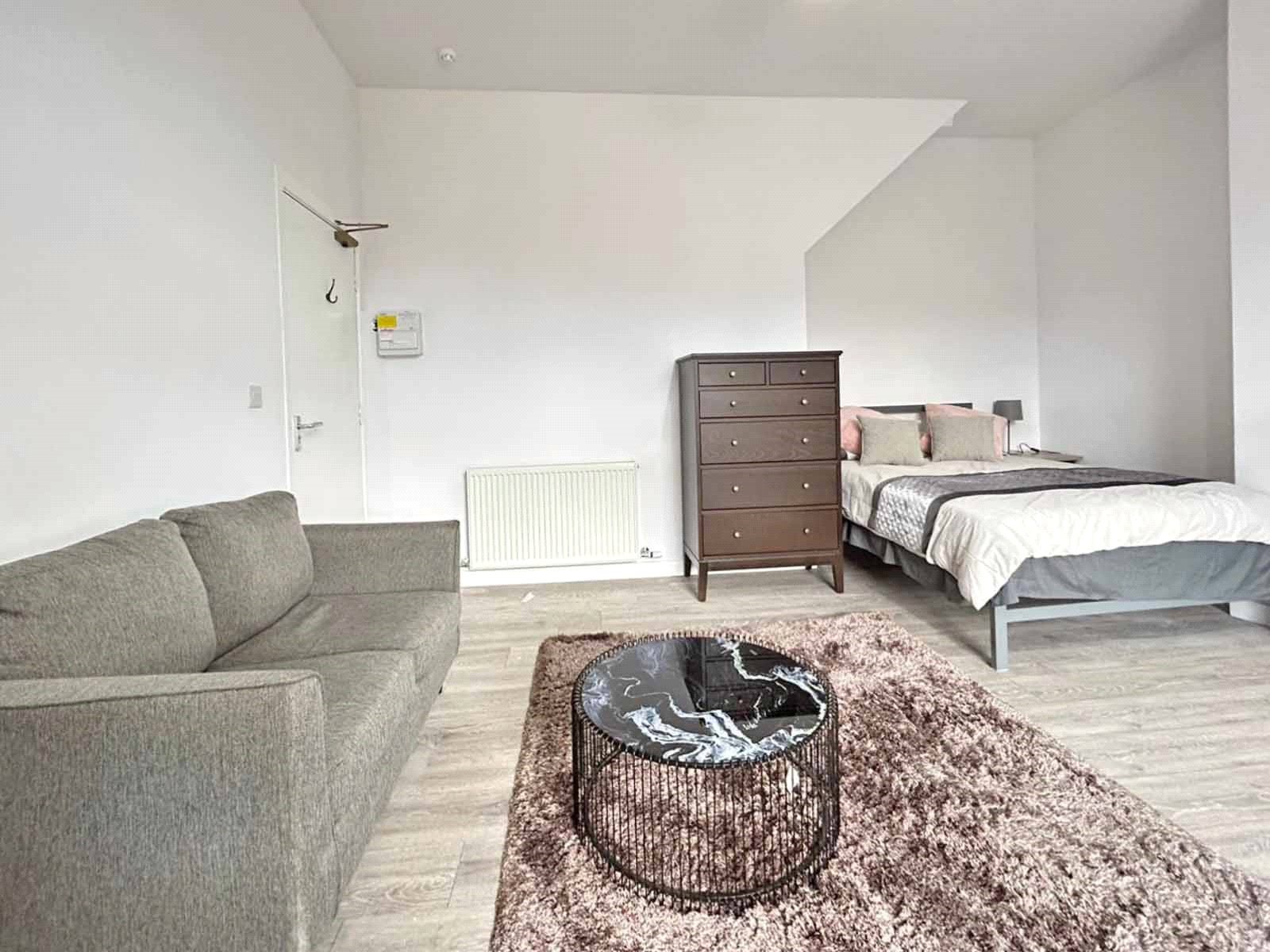 Flat Kelso Road in Leeds