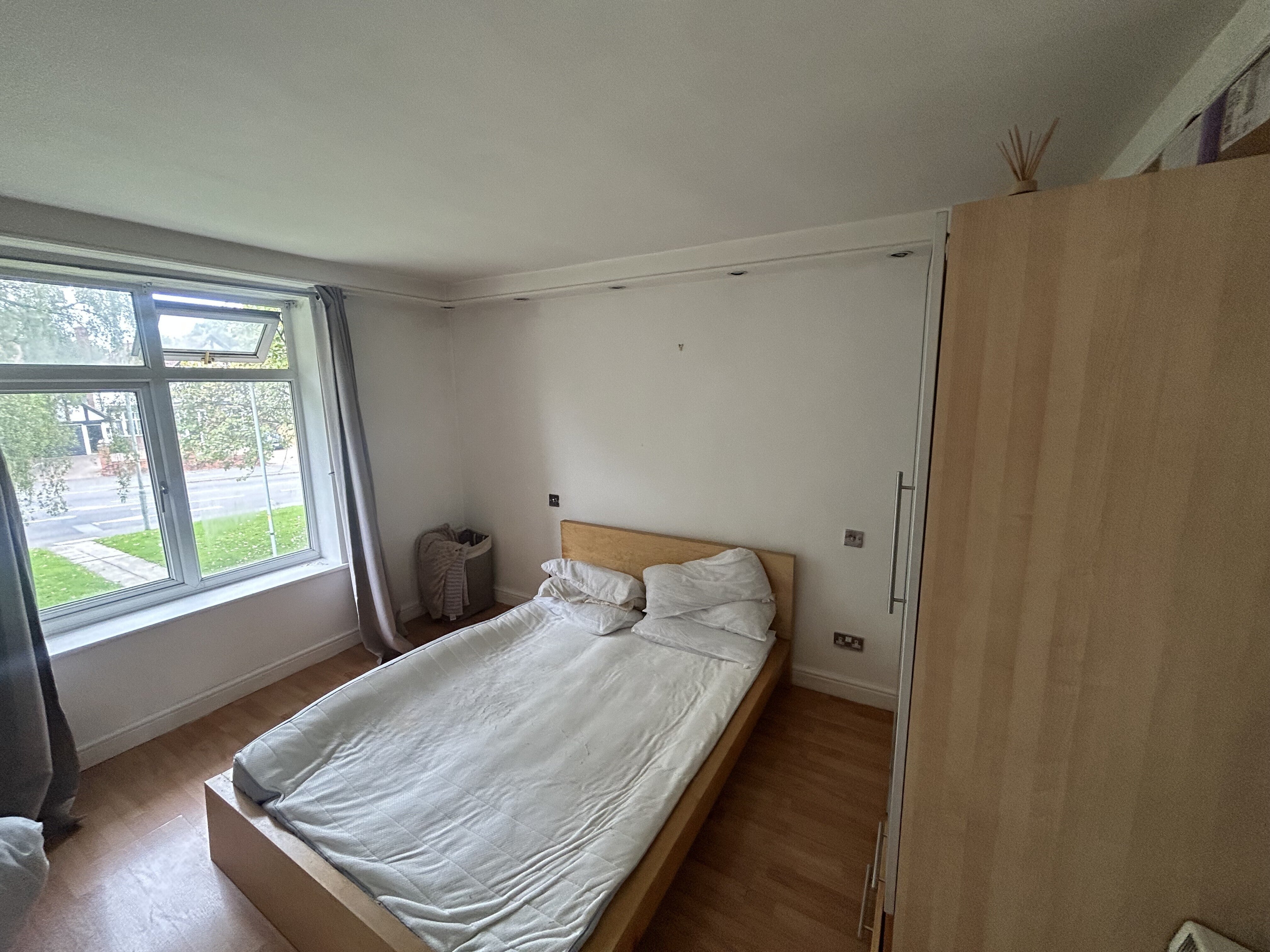 Flat Merridale Court in Wolverhampton