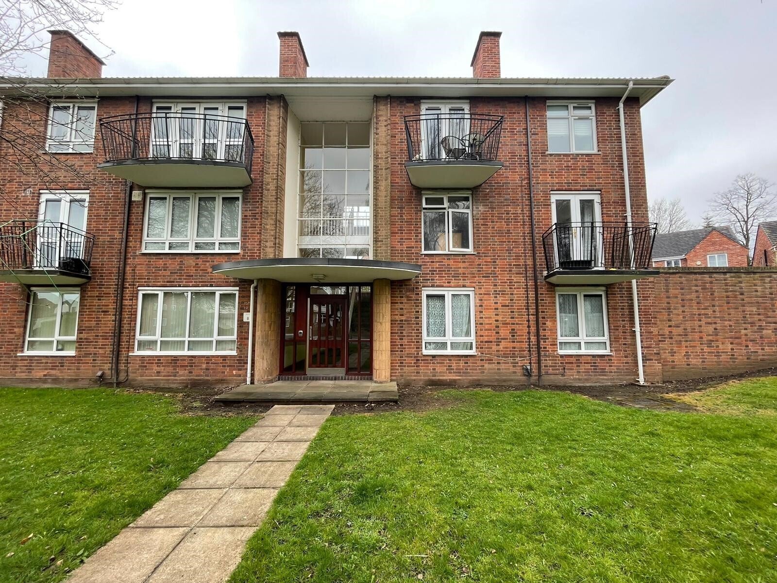 Flat Merridale Court in Wolverhampton