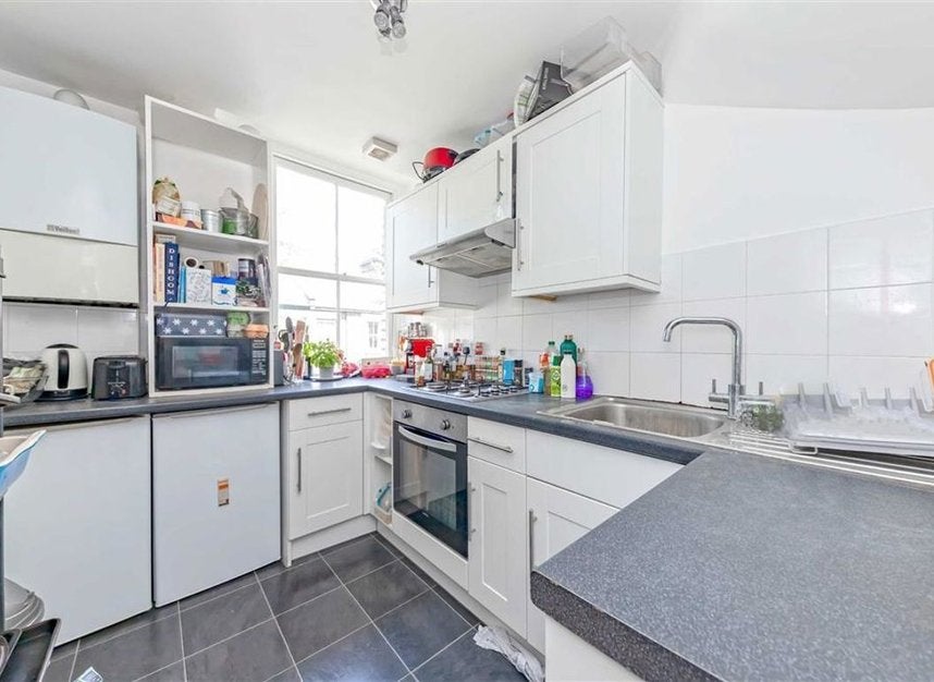 Flat Bonnington Square in Greater London