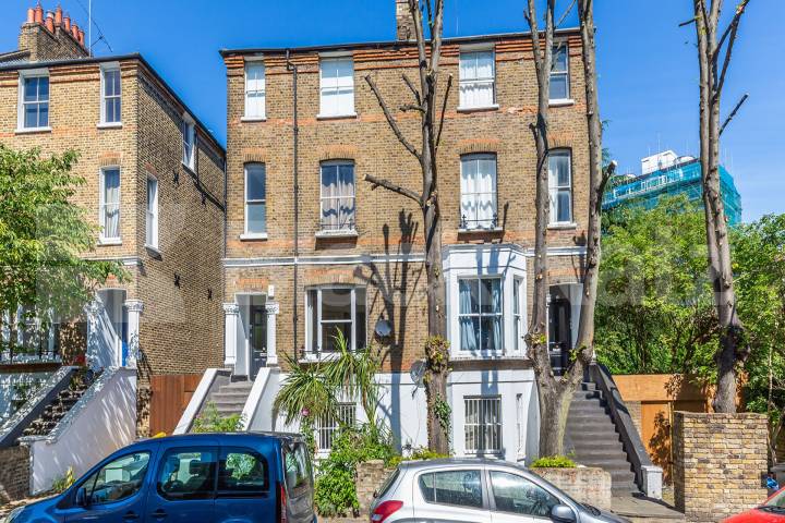 House White Lion Street in Greater London