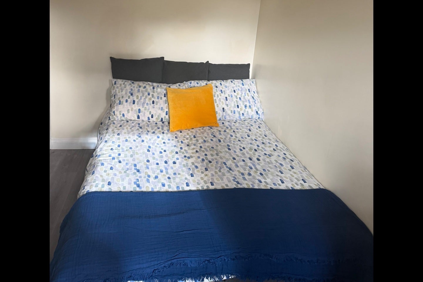 Flat Firhill Road in Greater London