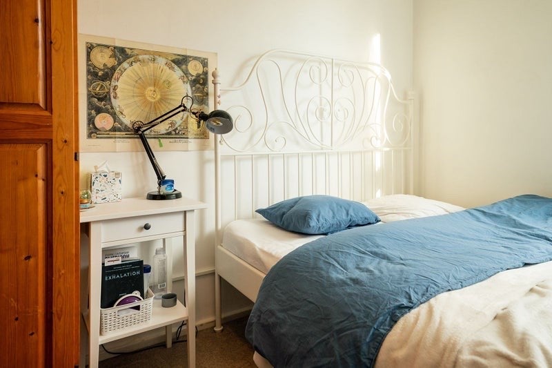 Room Plender Street in Greater London