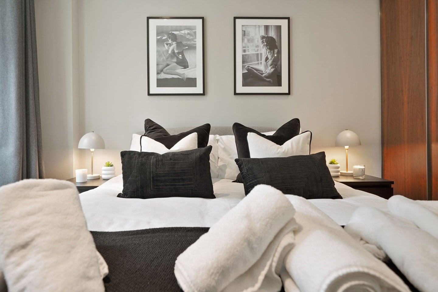 Flat Lincoln Plaza in Greater London