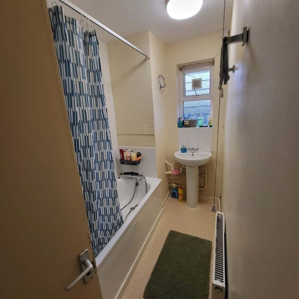 Room Jubilee Street in Greater London