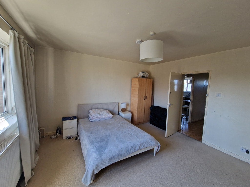 Room Jubilee Street in Greater London