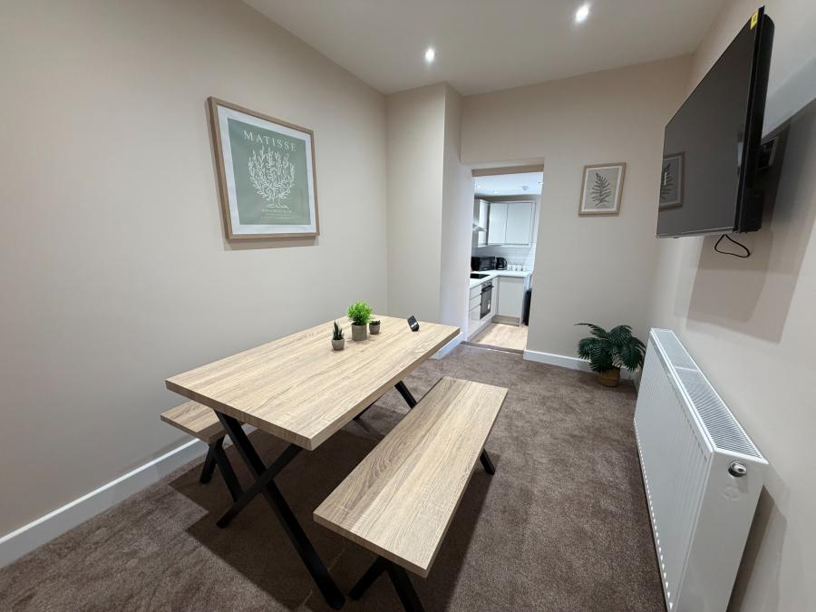 Room Claremont South Avenue in Gateshead